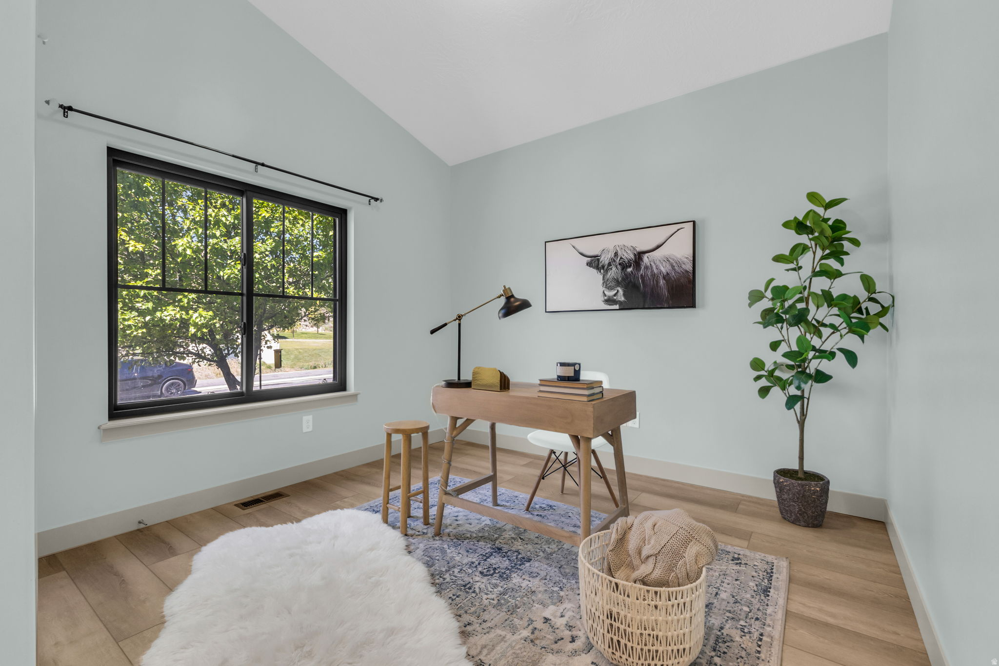 SILVER LAKE - Residential