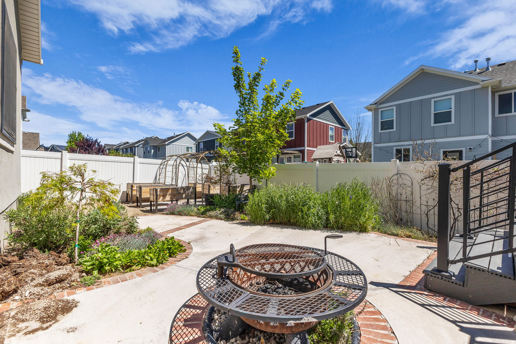 SILVER LAKE - Residential