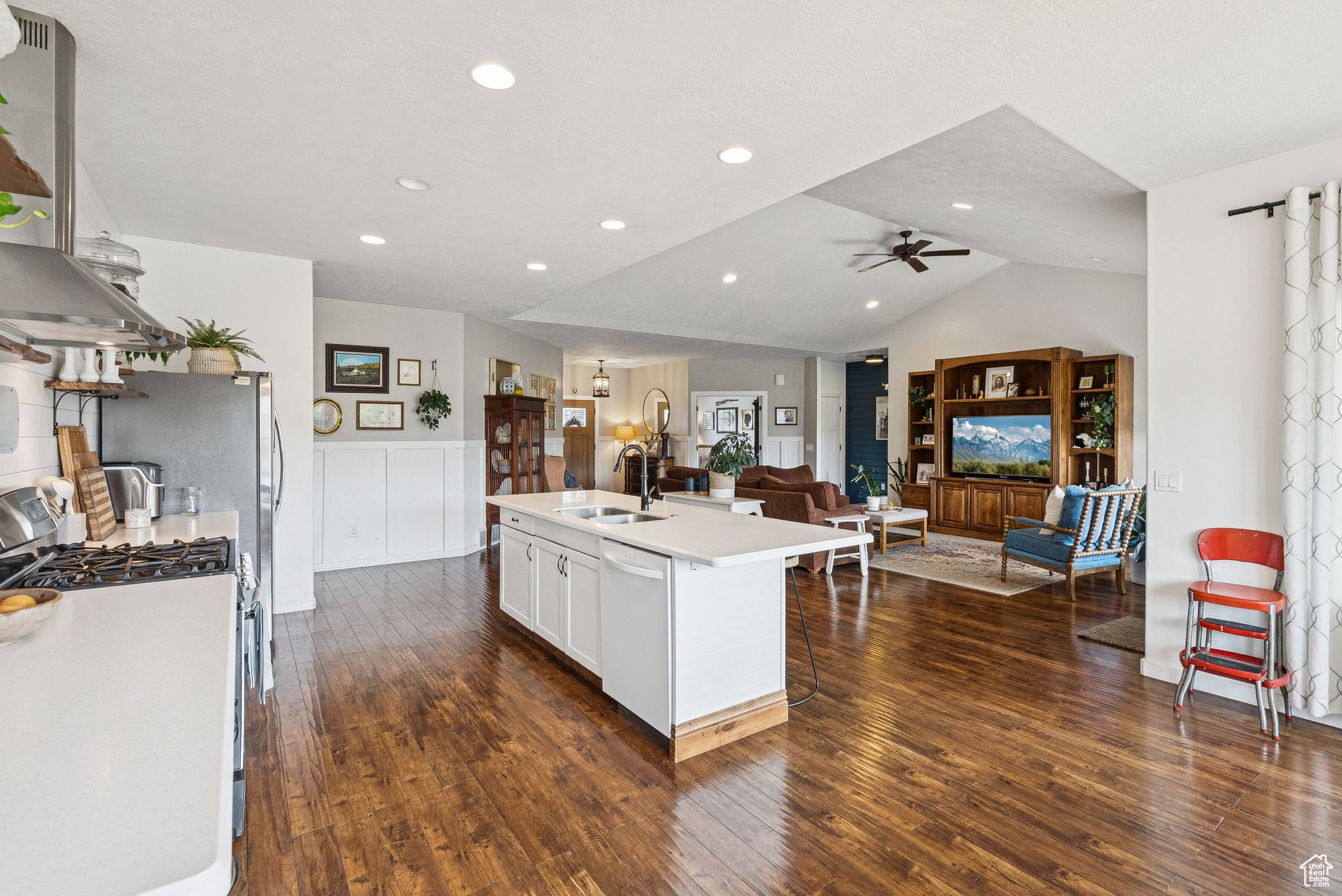 Heber City, Utah 84032, United States, 6 Bedrooms Bedrooms, ,4 BathroomsBathrooms,Residential,Active,177181