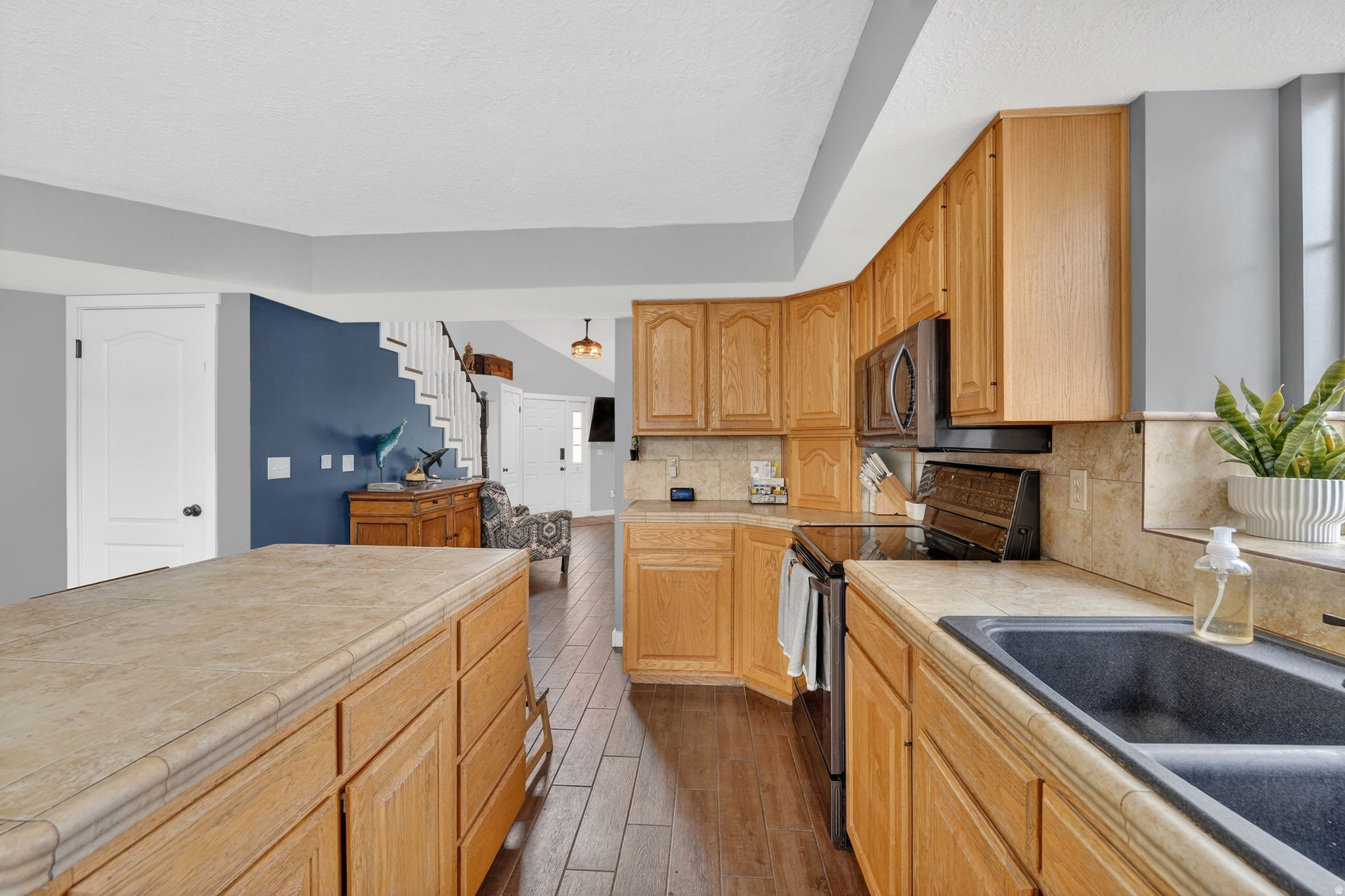 OAK WOOD HILLS - Residential