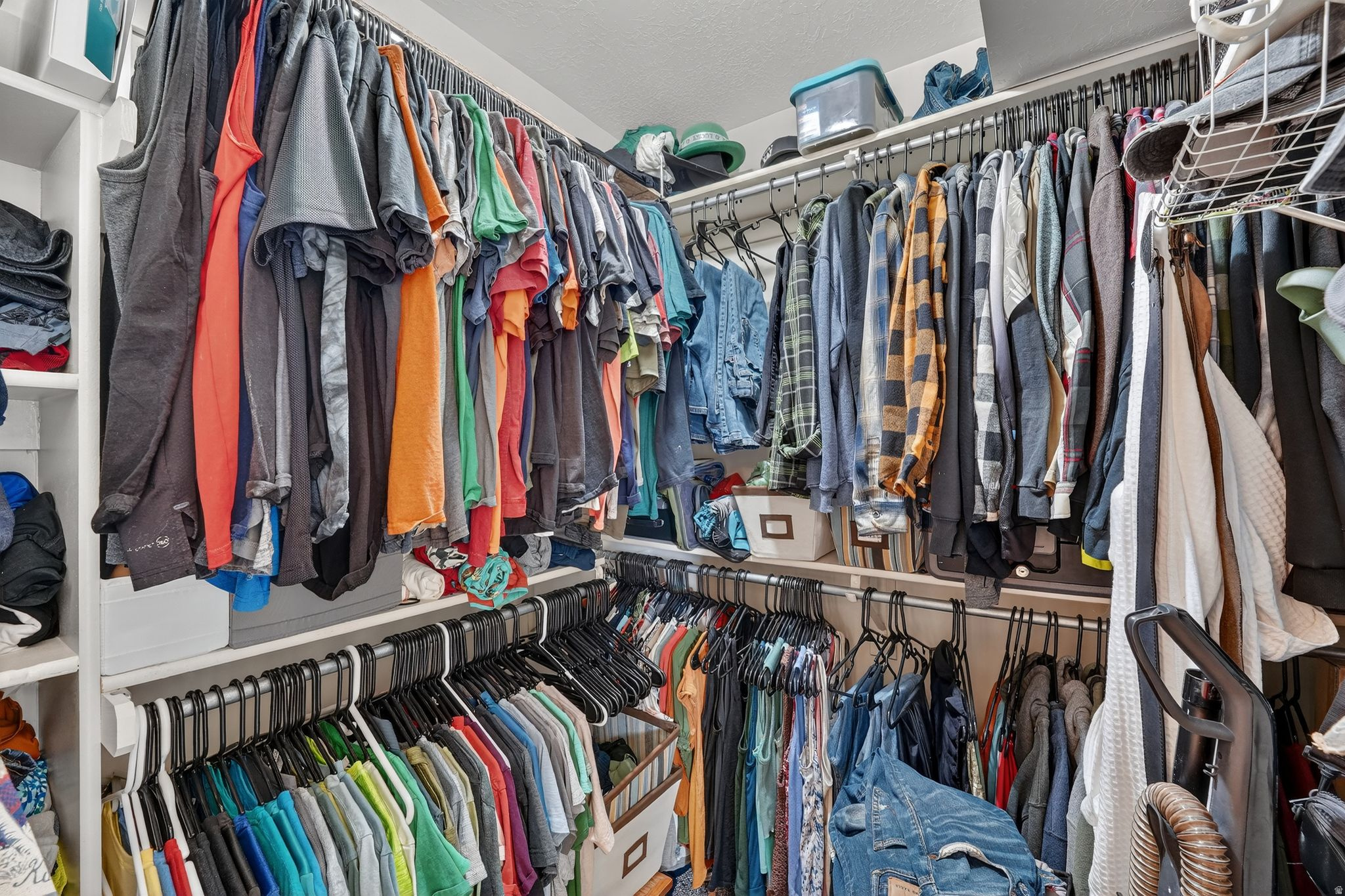 OAK WOOD HILLS - Residential