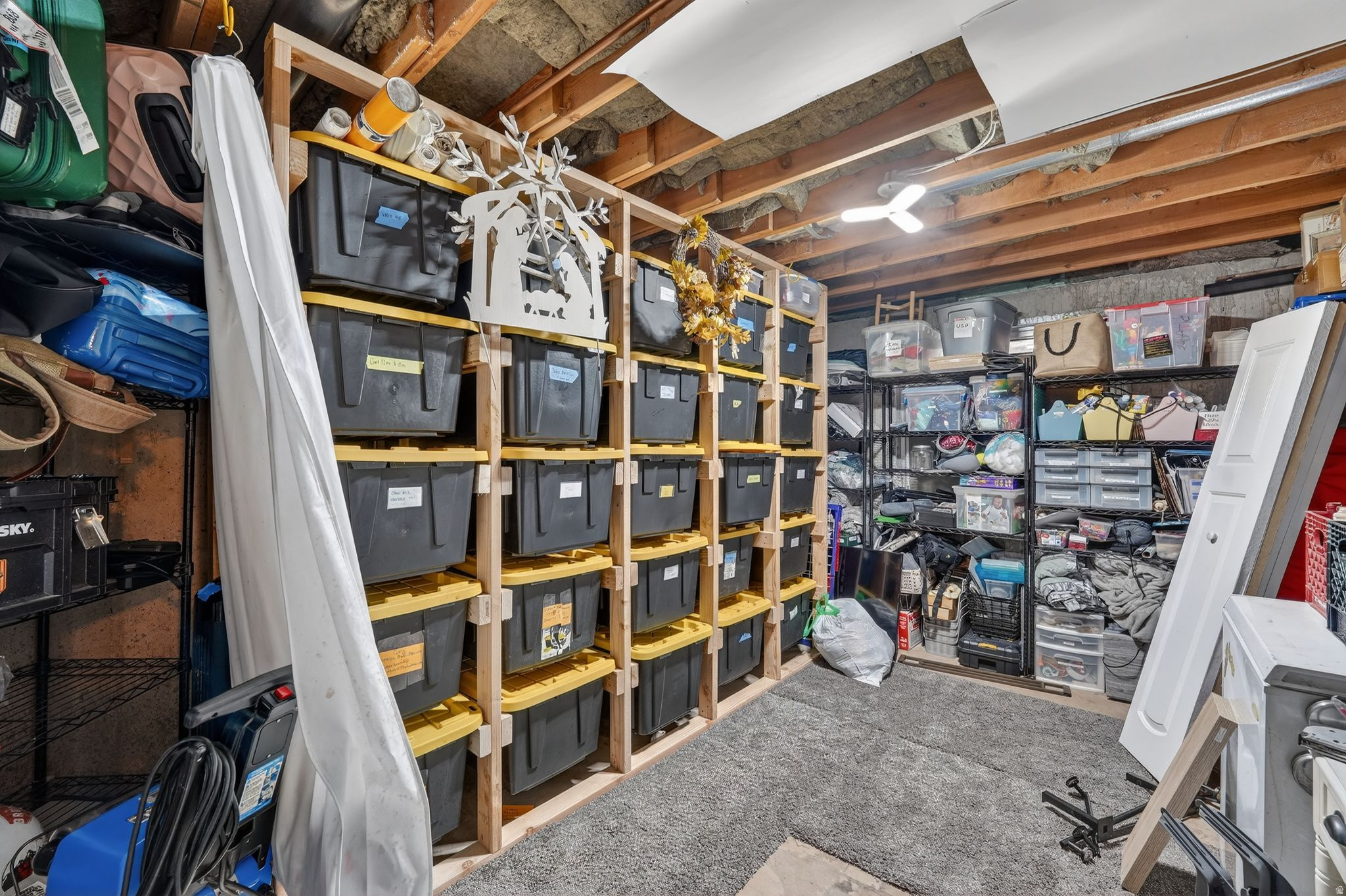 OAK WOOD HILLS - Residential