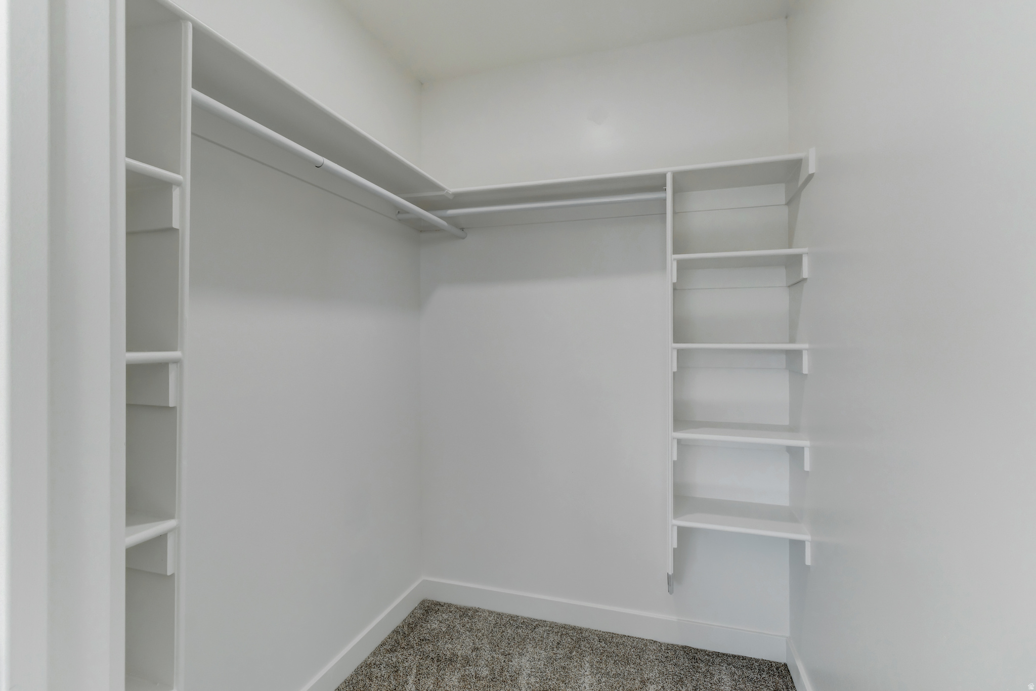 AVION VISTA - Residential