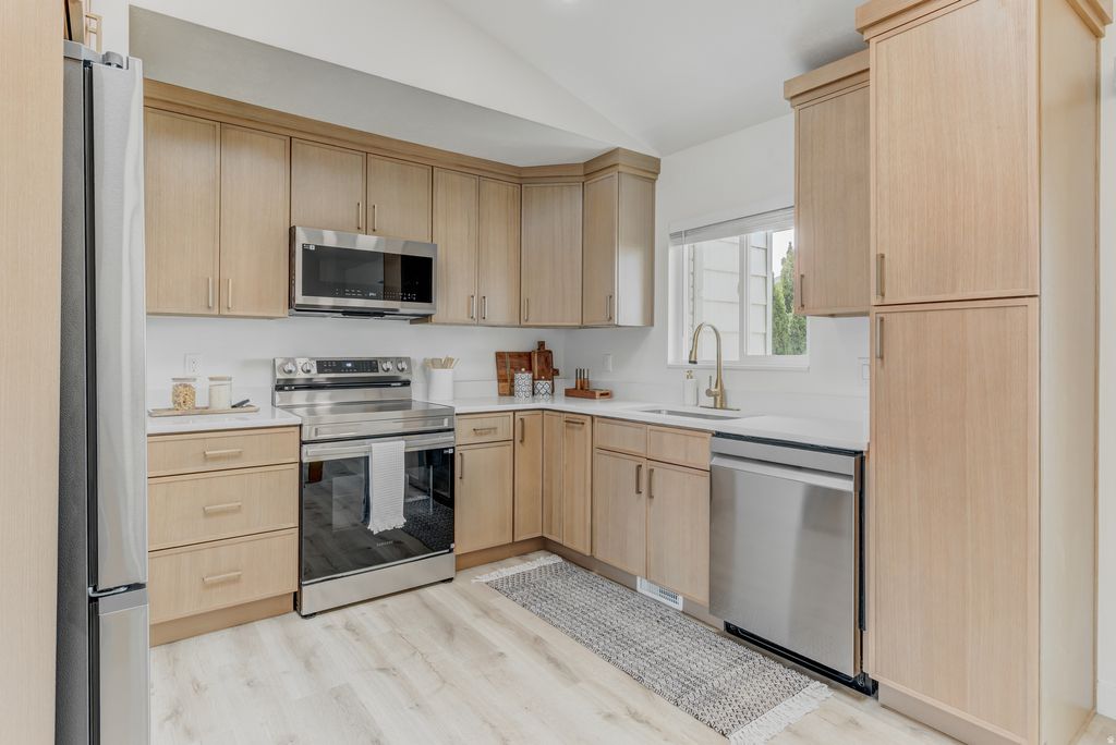 Photo of 2567 N 1450 E, Layton, UT 84040 (MLS # 2149119)