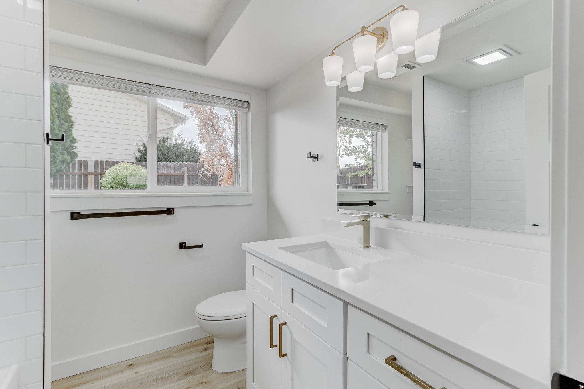 AVION VISTA - Residential