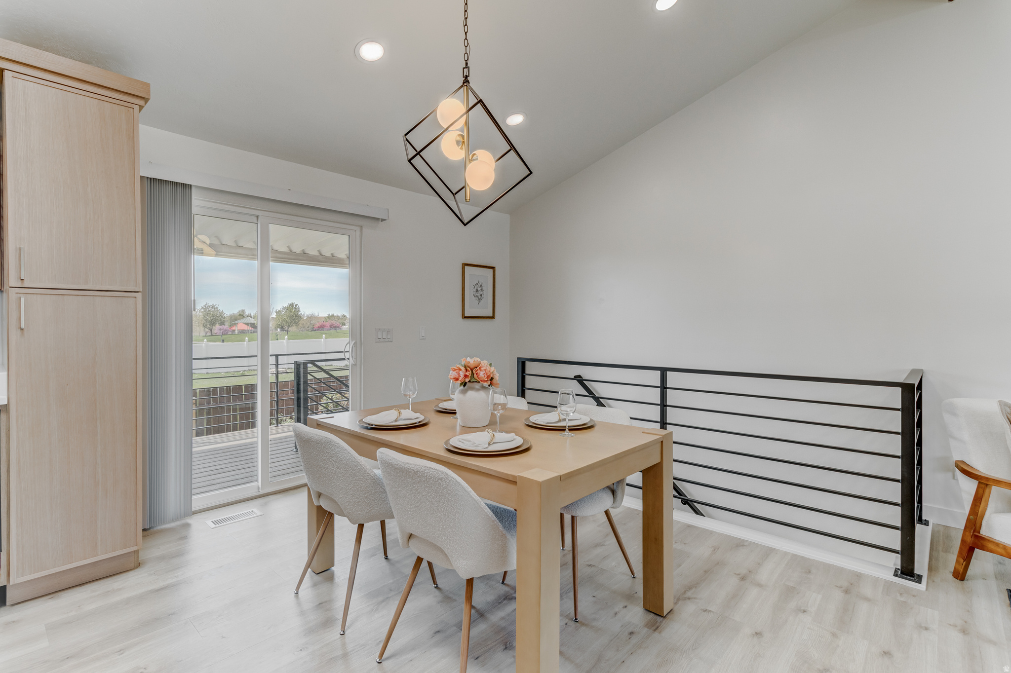 AVION VISTA - Residential