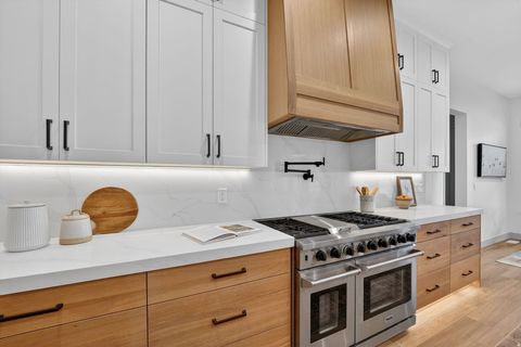 Tiny photo for 1096 N 1000 E, Mapleton, UT 84664 (MLS # 2127857)