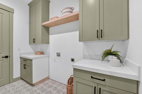 Tiny photo for 1096 N 1000 E, Mapleton, UT 84664 (MLS # 2127857)