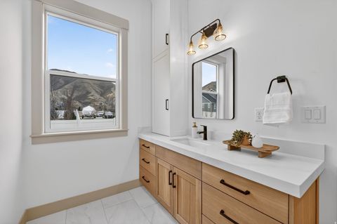 Tiny photo for 1096 N 1000 E, Mapleton, UT 84664 (MLS # 2127857)
