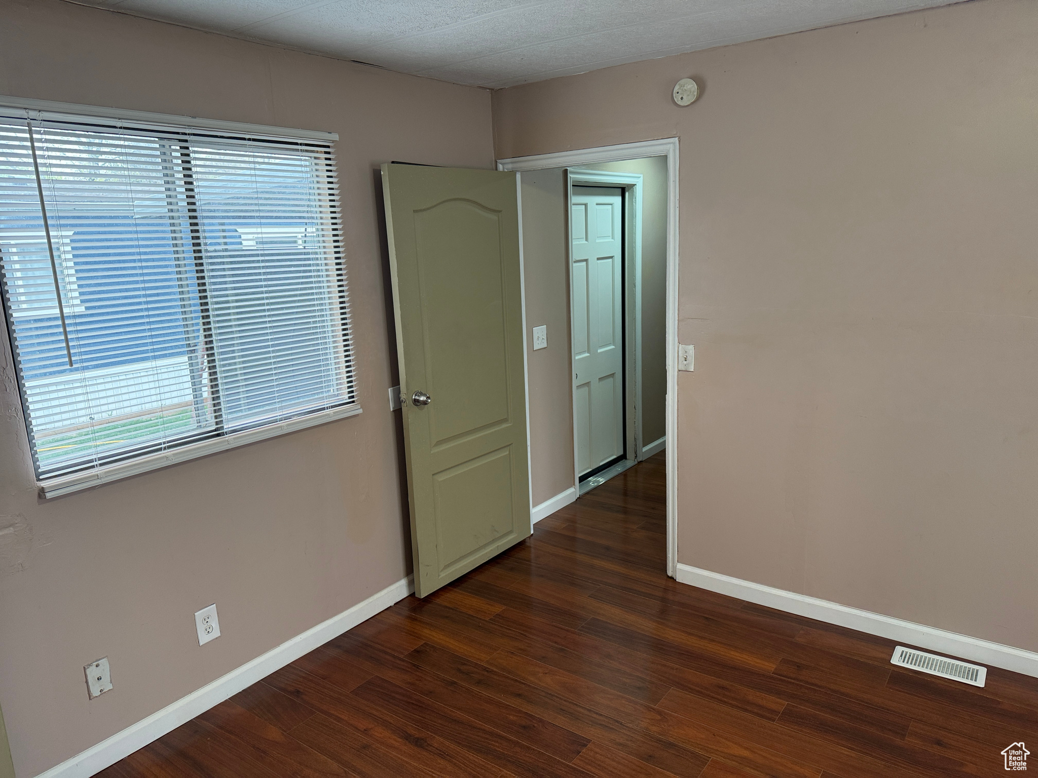 731 W Little Matterhorn Dr #320, Taylorsville, Utah image 7