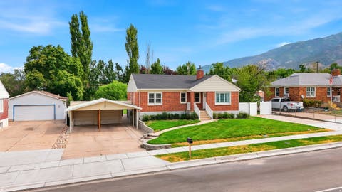 Tiny photo for 445 E 200 N, Kaysville, UT 84037 (MLS # 2172369)