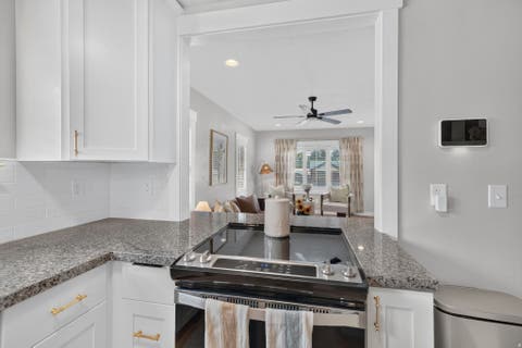 Tiny photo for 445 E 200 N, Kaysville, UT 84037 (MLS # 2172369)