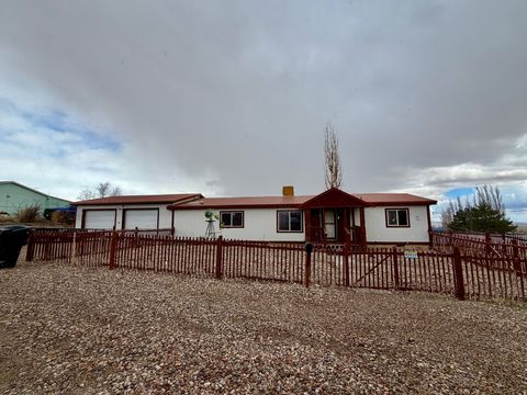 Photo of 4977 S 2625 E, Vernal, UT 84078 (MLS # 2137770)