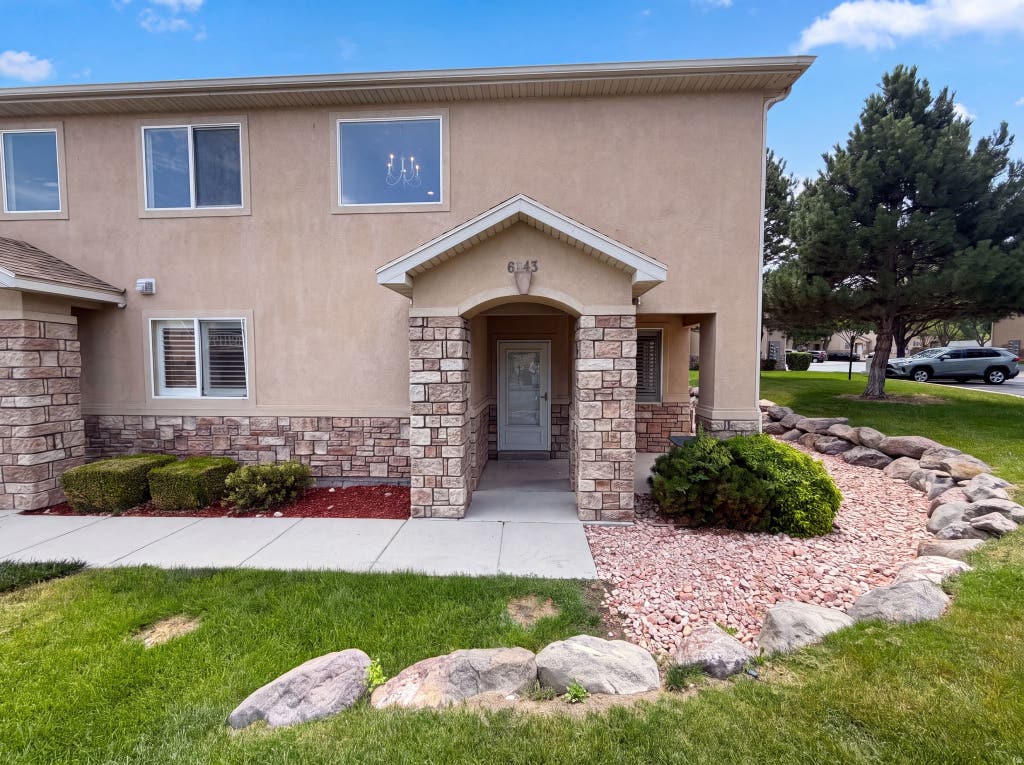 Photo of 6943 W BAMBURGH WAY, West Valley City, UT 84128 (MLS # 2175663)
