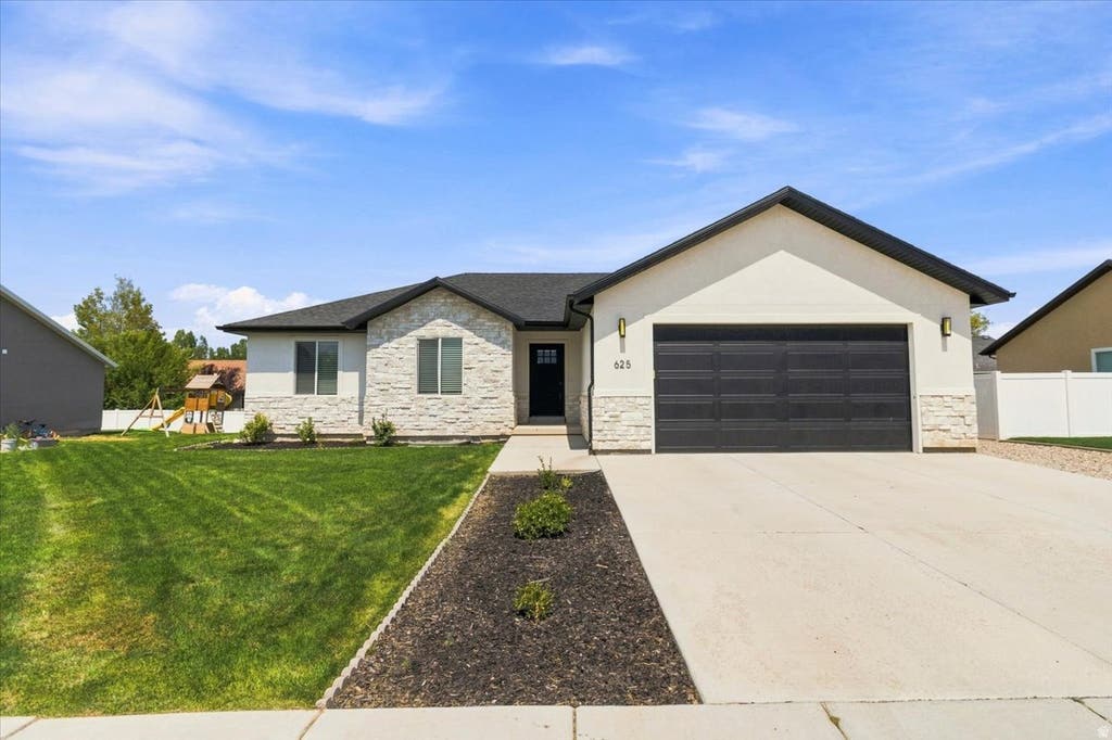 Photo of 625 E 100 S, Ephraim, UT 84627 (MLS # 2178127)