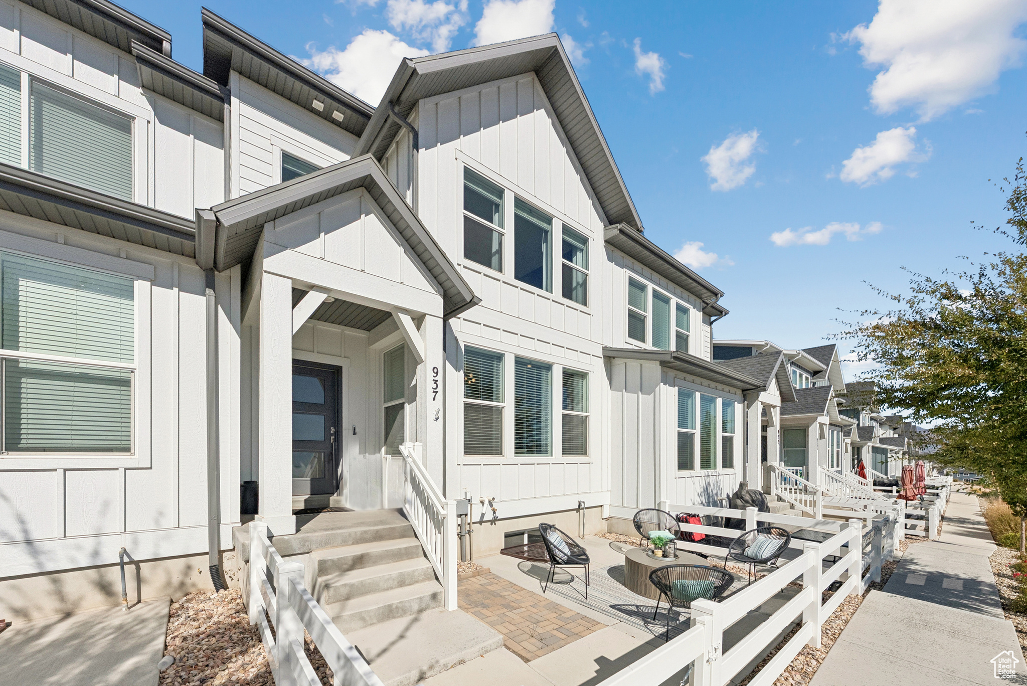 SUNFLOWER FIELDS - Residential