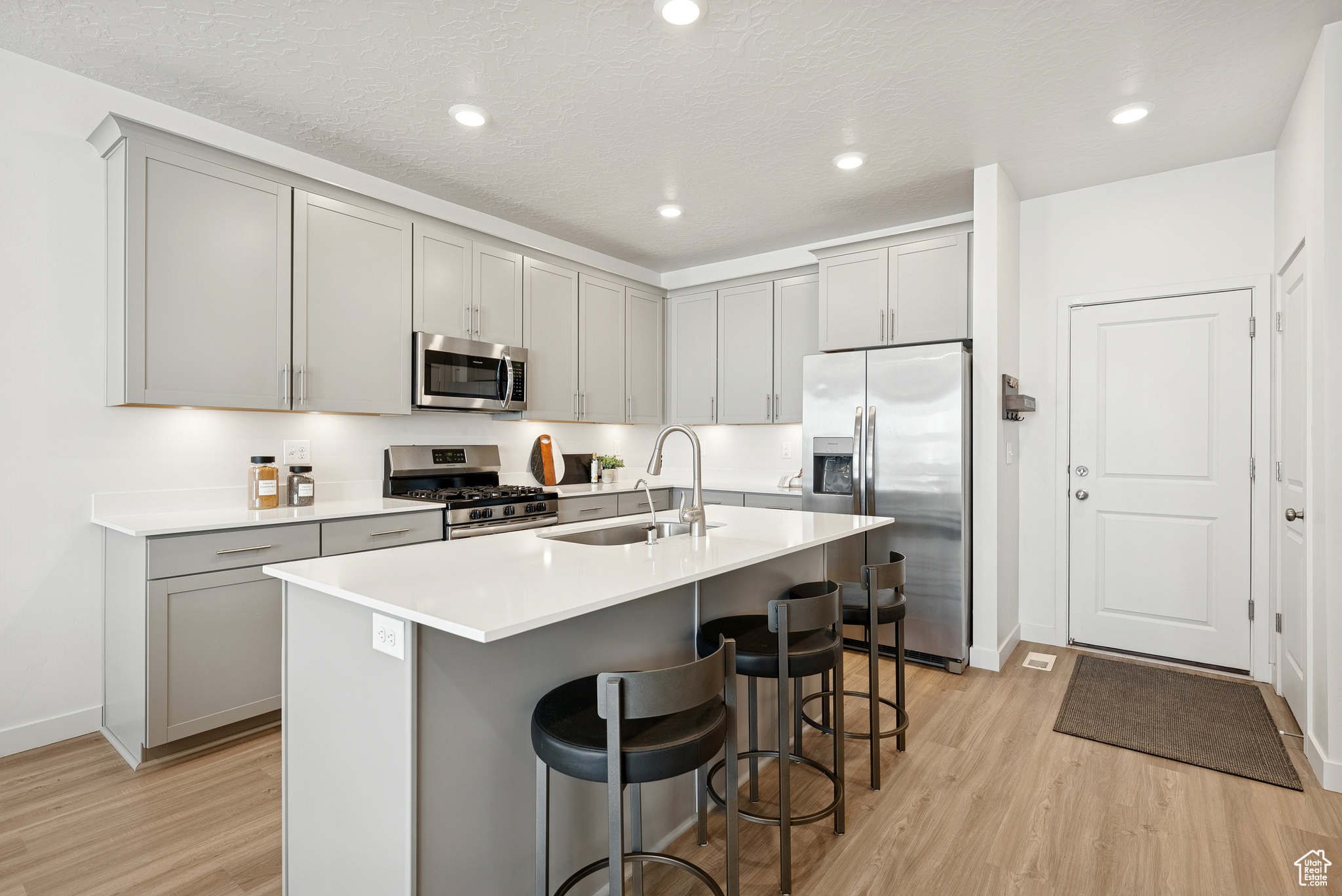 SUNFLOWER FIELDS - Residential