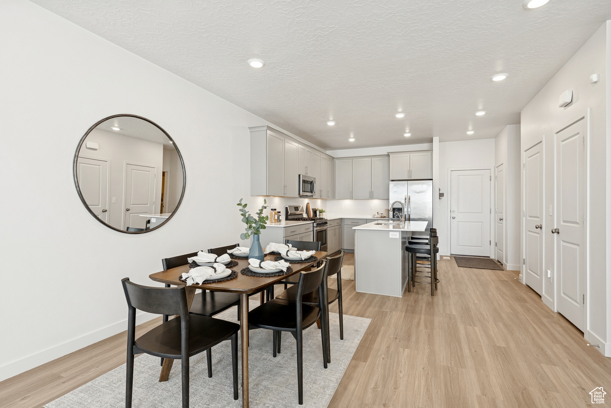 SUNFLOWER FIELDS - Residential