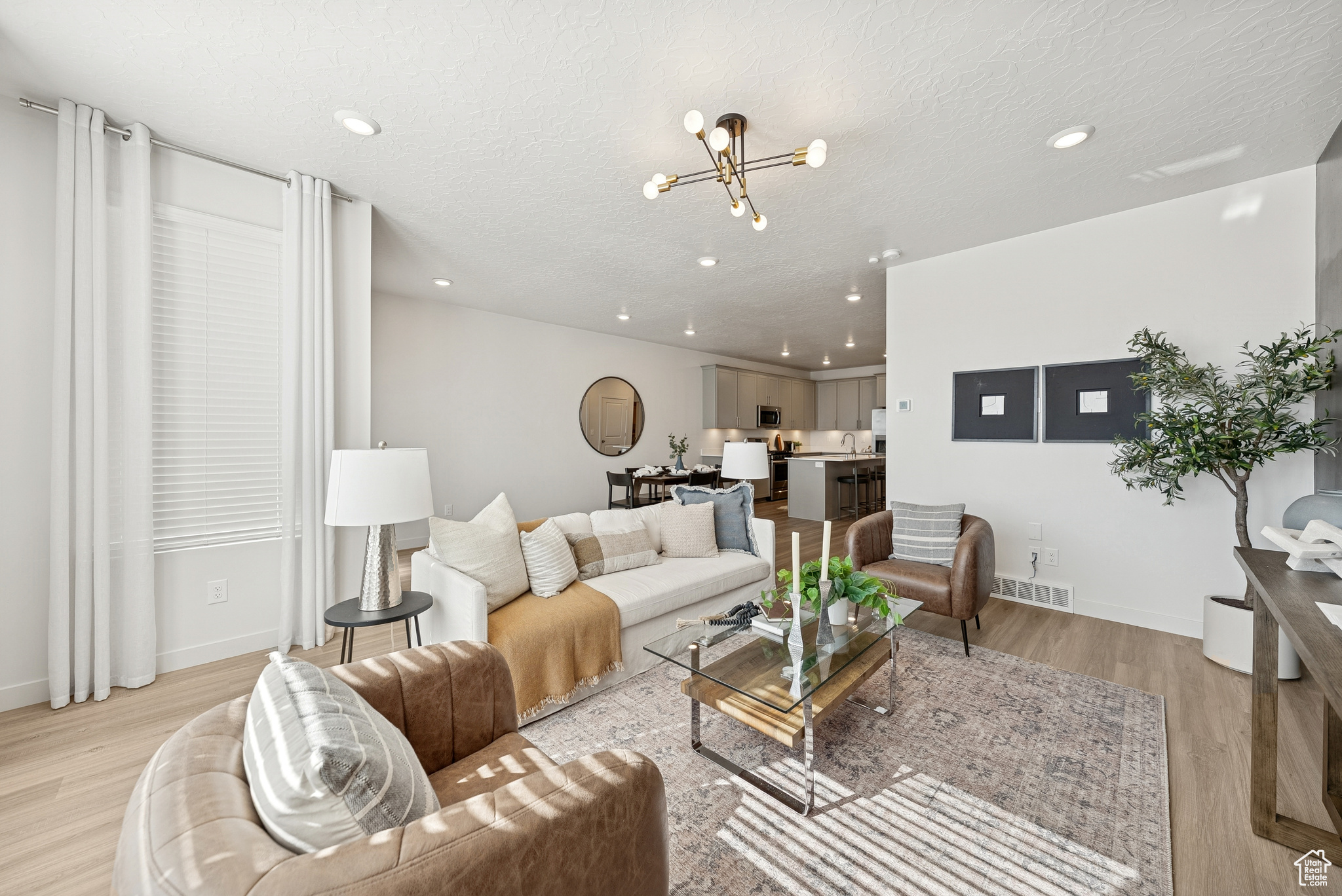 SUNFLOWER FIELDS - Residential