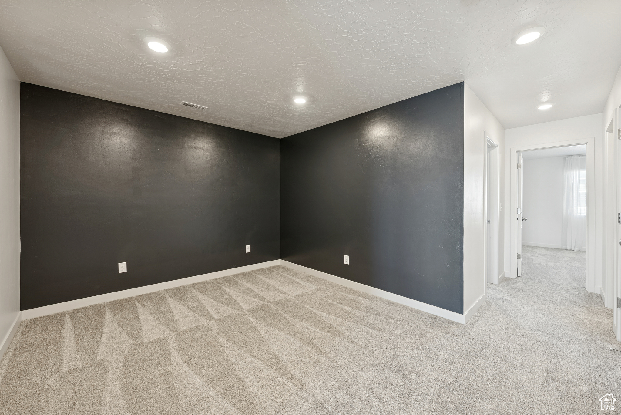 SUNFLOWER FIELDS - Residential