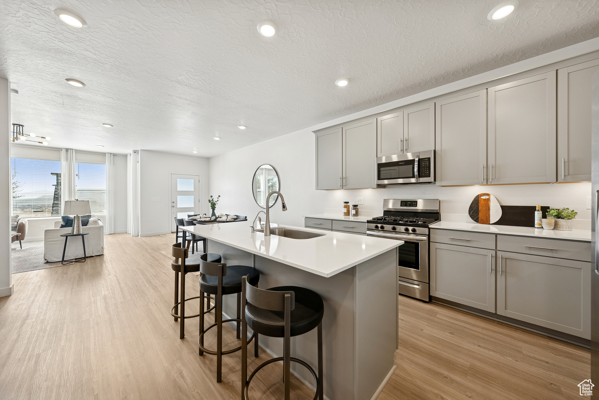 SUNFLOWER FIELDS - Residential