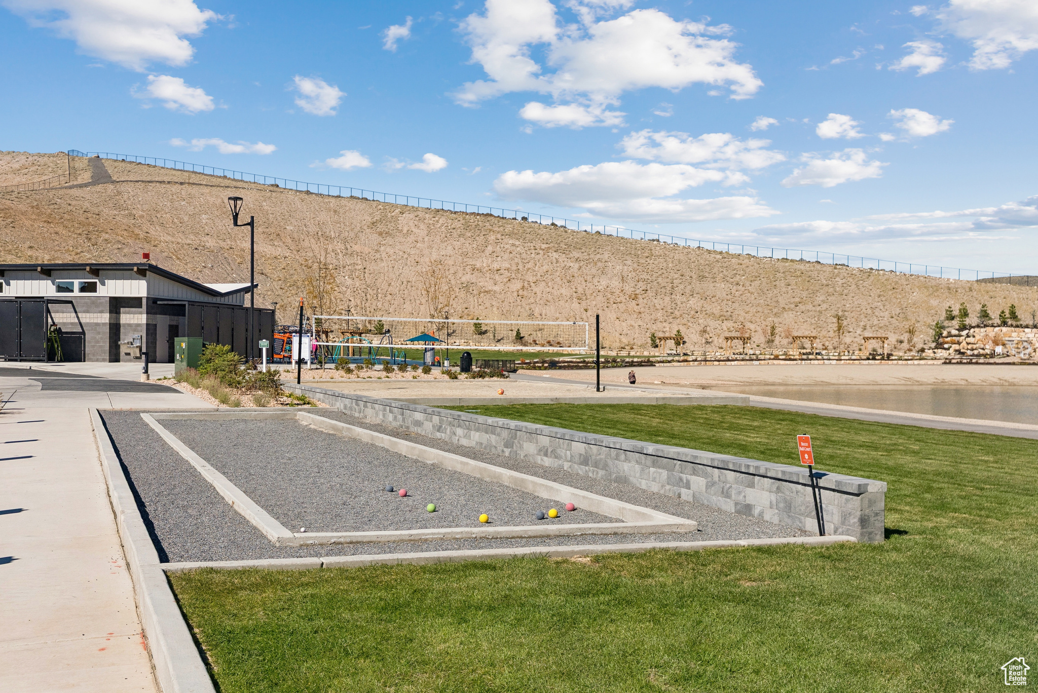 SUNFLOWER FIELDS - Residential
