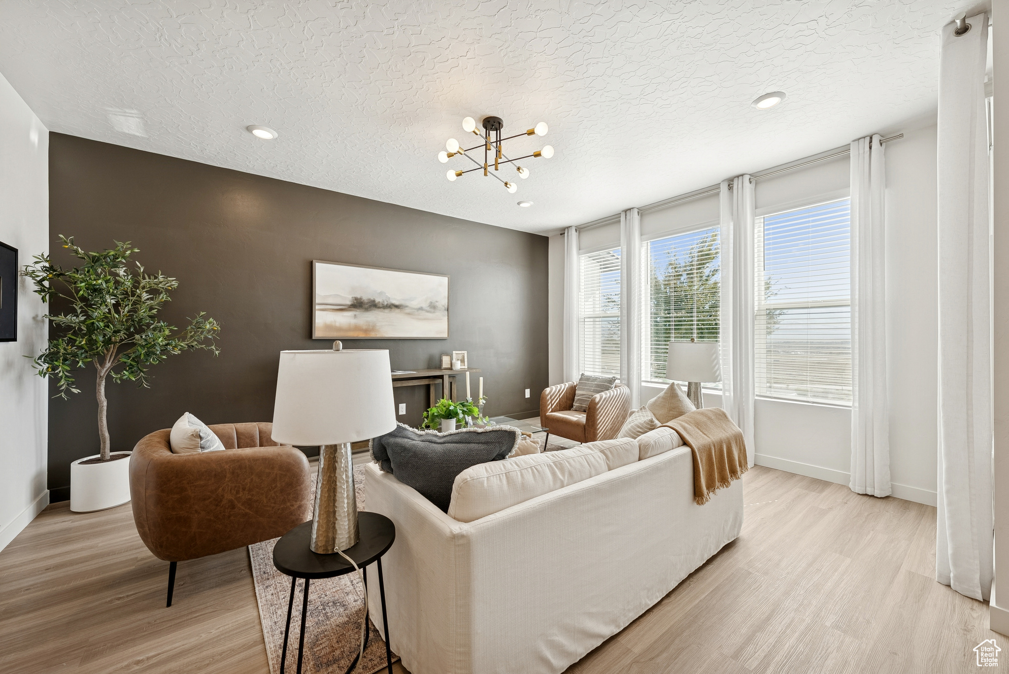 SUNFLOWER FIELDS - Residential