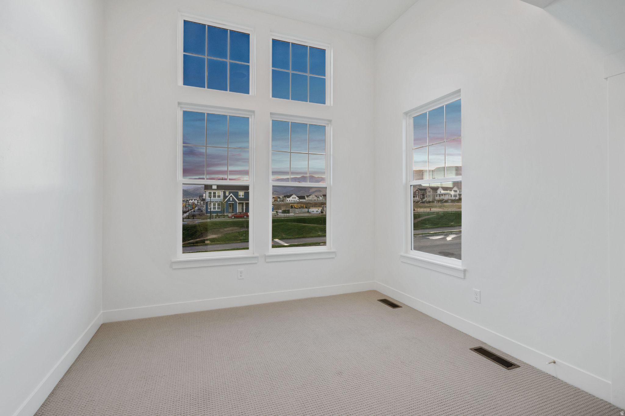 DAYBREAK - Residential