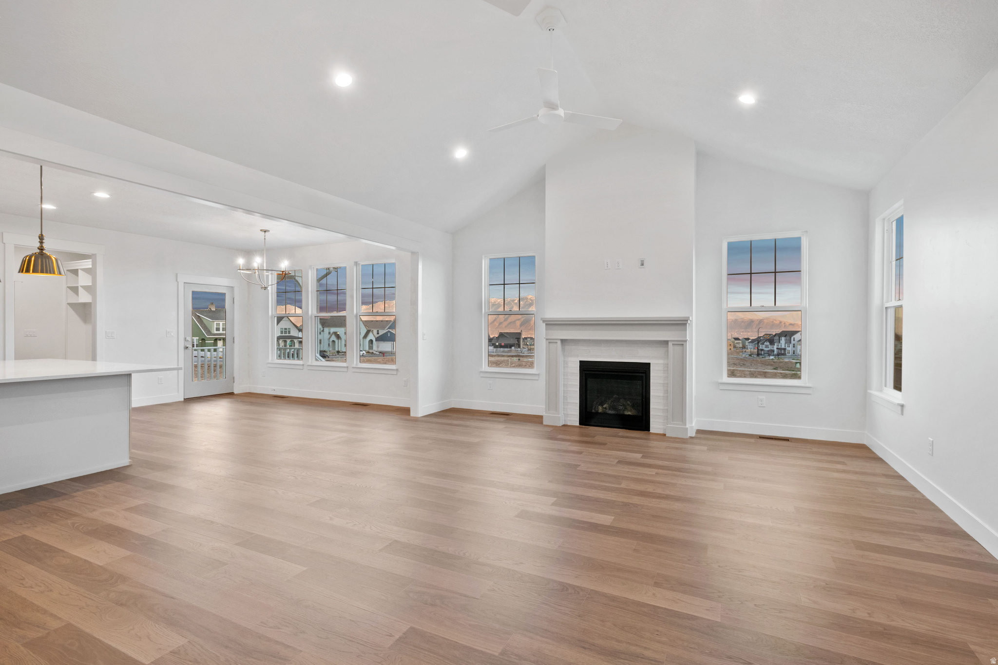 DAYBREAK - Residential