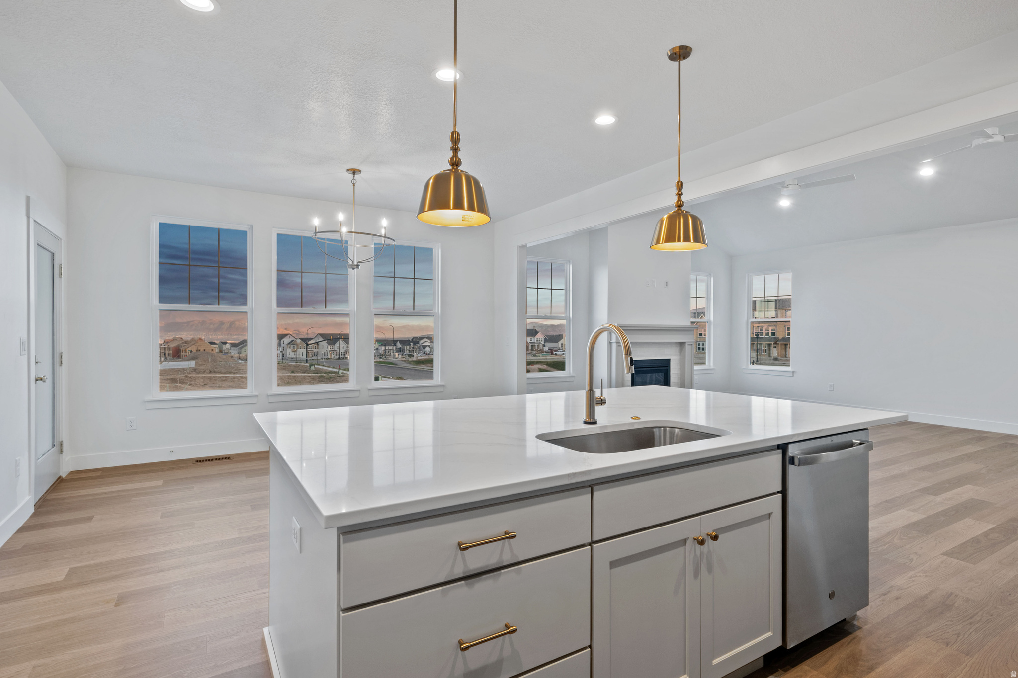 DAYBREAK - Residential