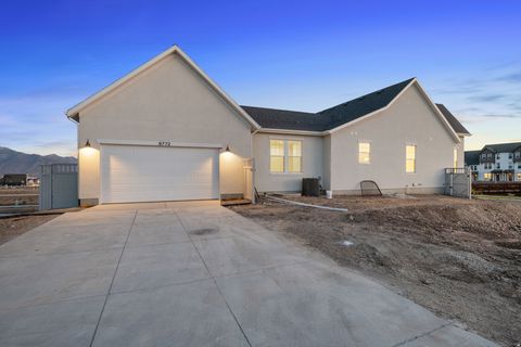 Tiny photo for 6772 W SOUTH JORDAN PKWY #5-487, South Jordan, UT 84009 (MLS # 2122930)