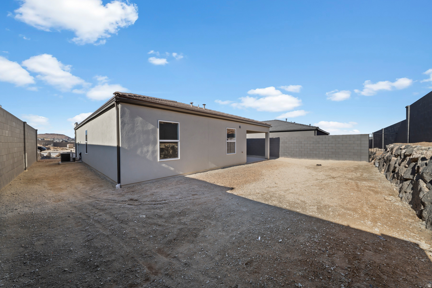 STANDING ROCK LONG VALLEY - Residential