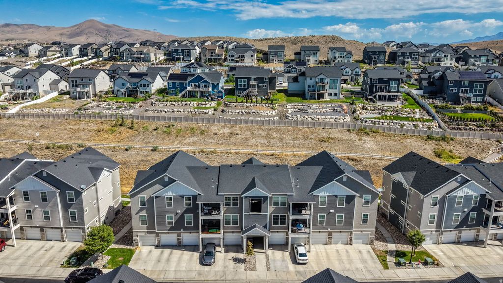 Photo of 1794 W EAGLEWOOD DR N #201, Saratoga Springs, UT 84045 (MLS # 2171330)