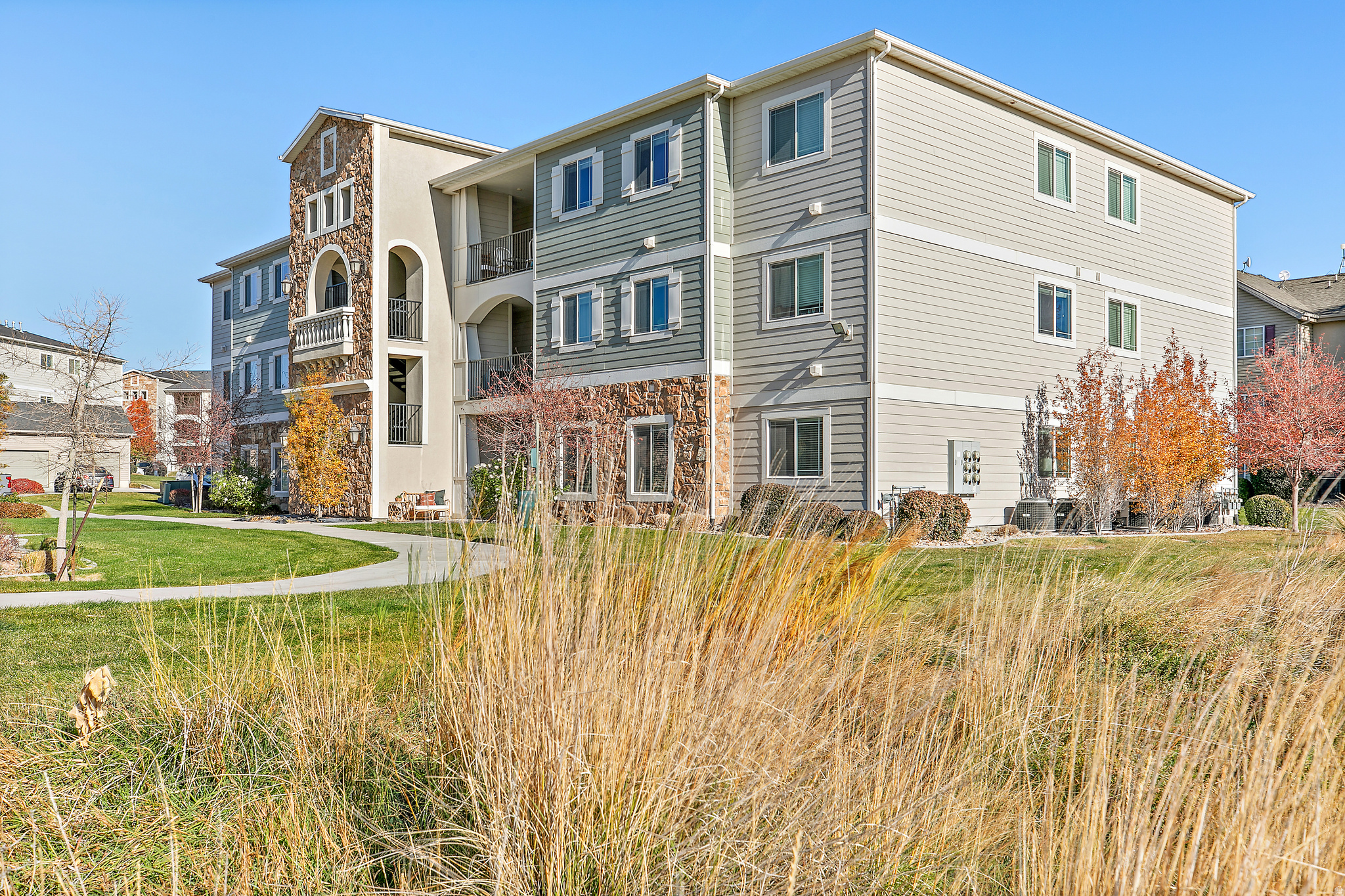 HILLCREST - Residential