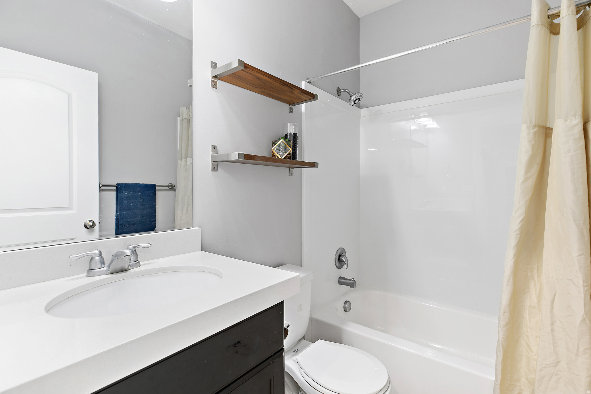 HILLCREST - Residential