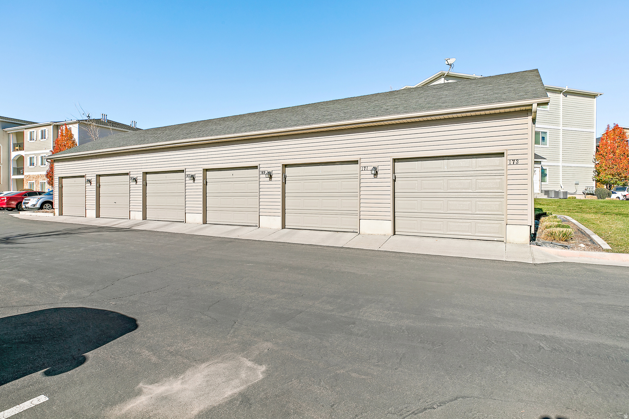 HILLCREST - Residential