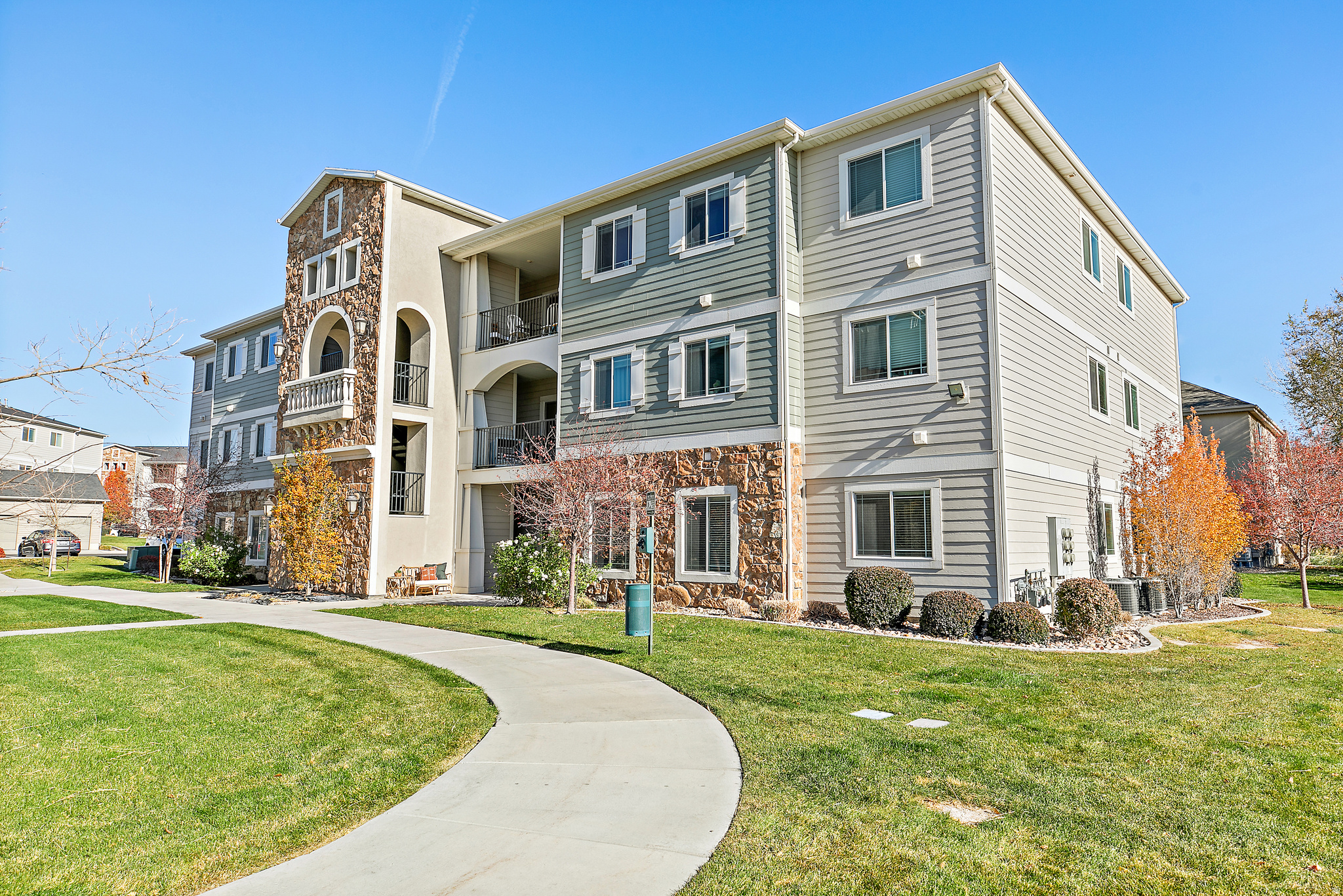 HILLCREST - Residential