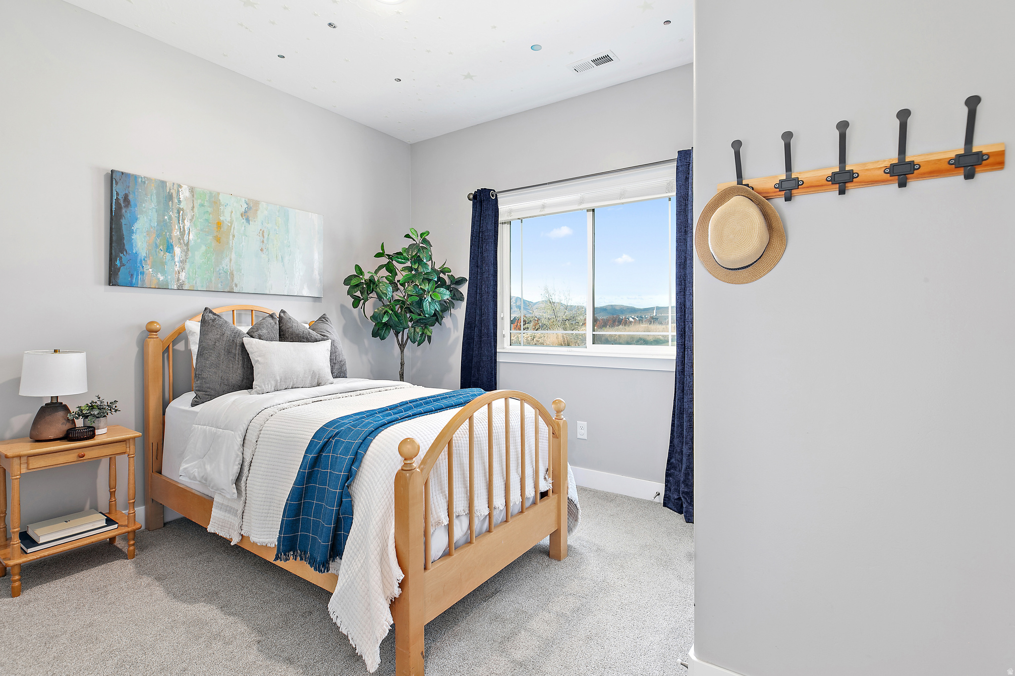 HILLCREST - Residential