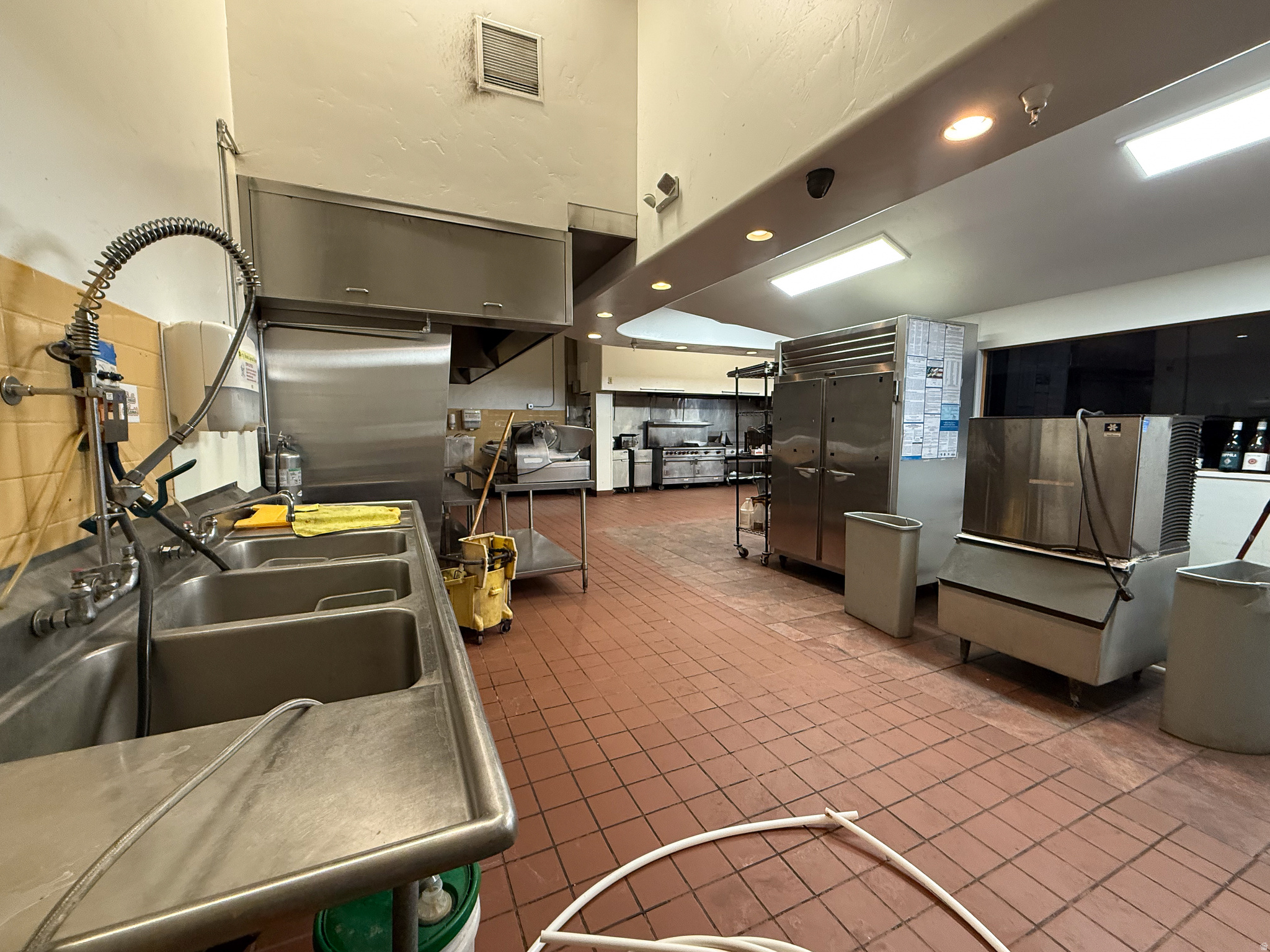 MORNINGSIDE PROFESSIONAL PLAZA TH AMD - Commercial Lease