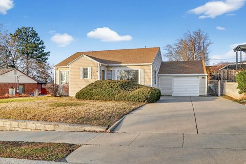 Photo of 2829 E 2880 S, Salt Lake City, UT 84109 (MLS # 2131637)