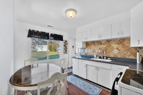 Tiny photo for 2829 E 2880 S, Salt Lake City, UT 84109 (MLS # 2131637)