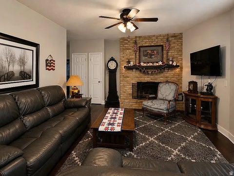Tiny photo for 978 OAKWOOD DR, Bountiful, UT 84010 (MLS # 2184594)