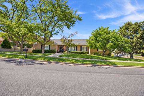 Tiny photo for 978 OAKWOOD DR, Bountiful, UT 84010 (MLS # 2184594)