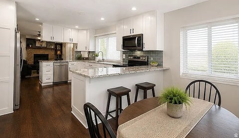 Tiny photo for 978 OAKWOOD DR, Bountiful, UT 84010 (MLS # 2184594)