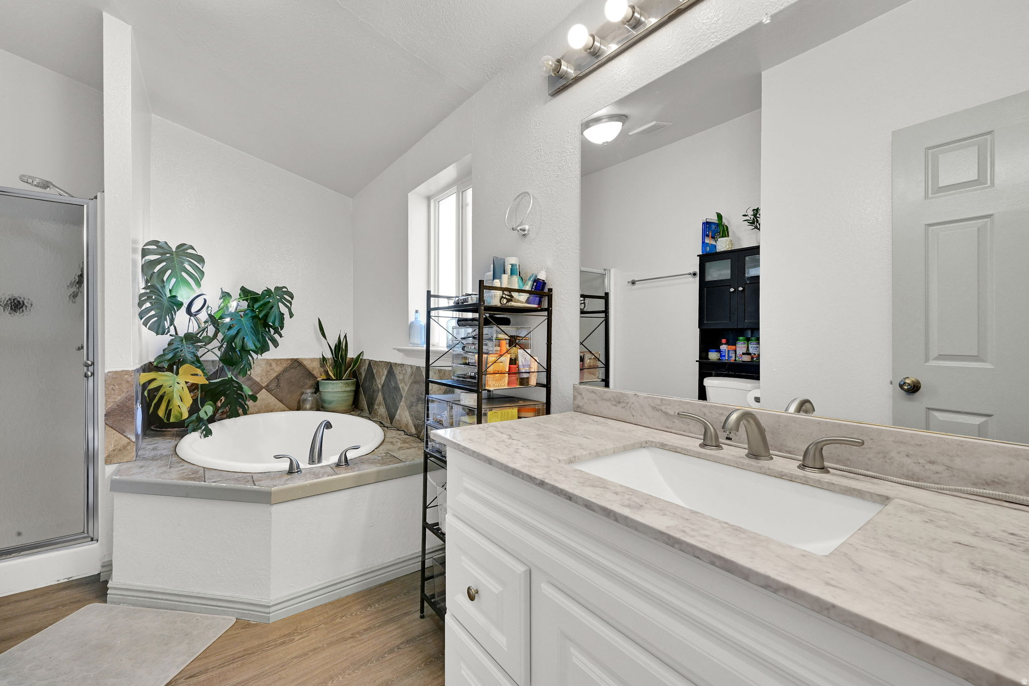 KYLEE KOVE - Residential