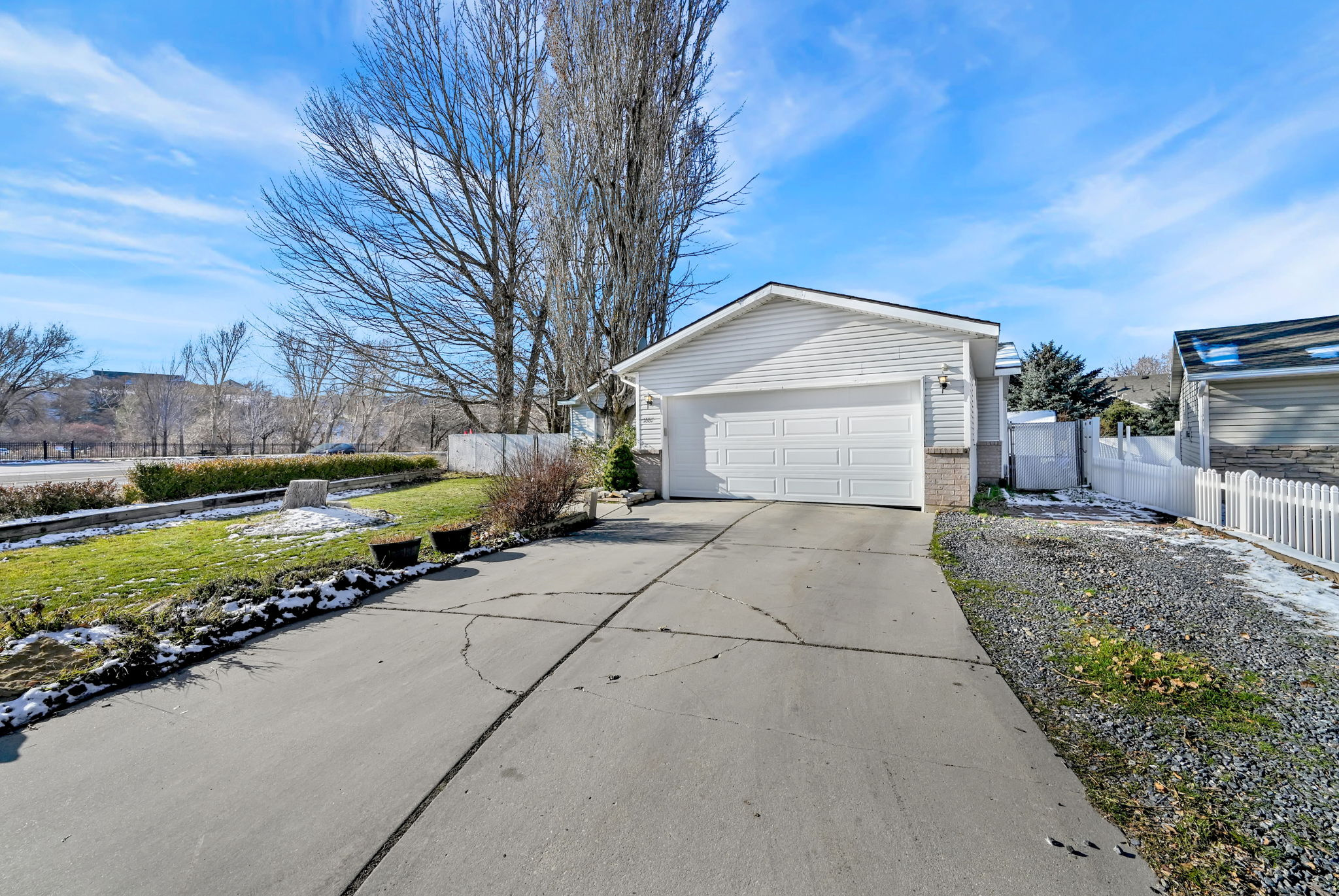 KYLEE KOVE - Residential