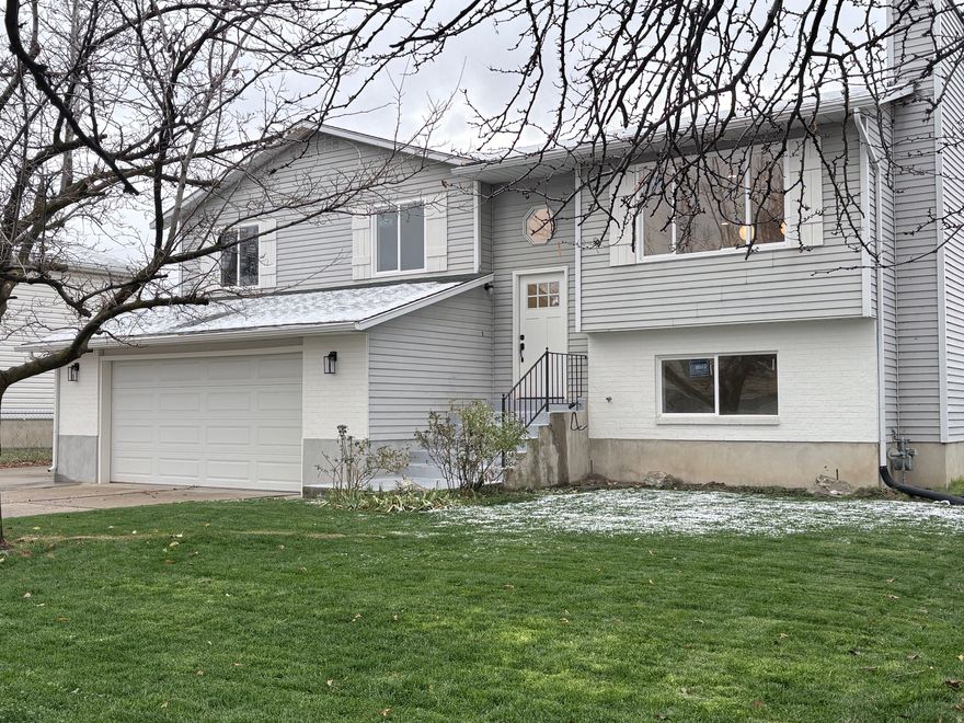 Own this newly remodeled beauty at the same price as an average one. Home has been updated top to bottom. The pictures speak for themselves. Property features backyard access to the Rio Grand trail system. Square footage figures are provided as a courtesy estimate only and were obtained from County Records.