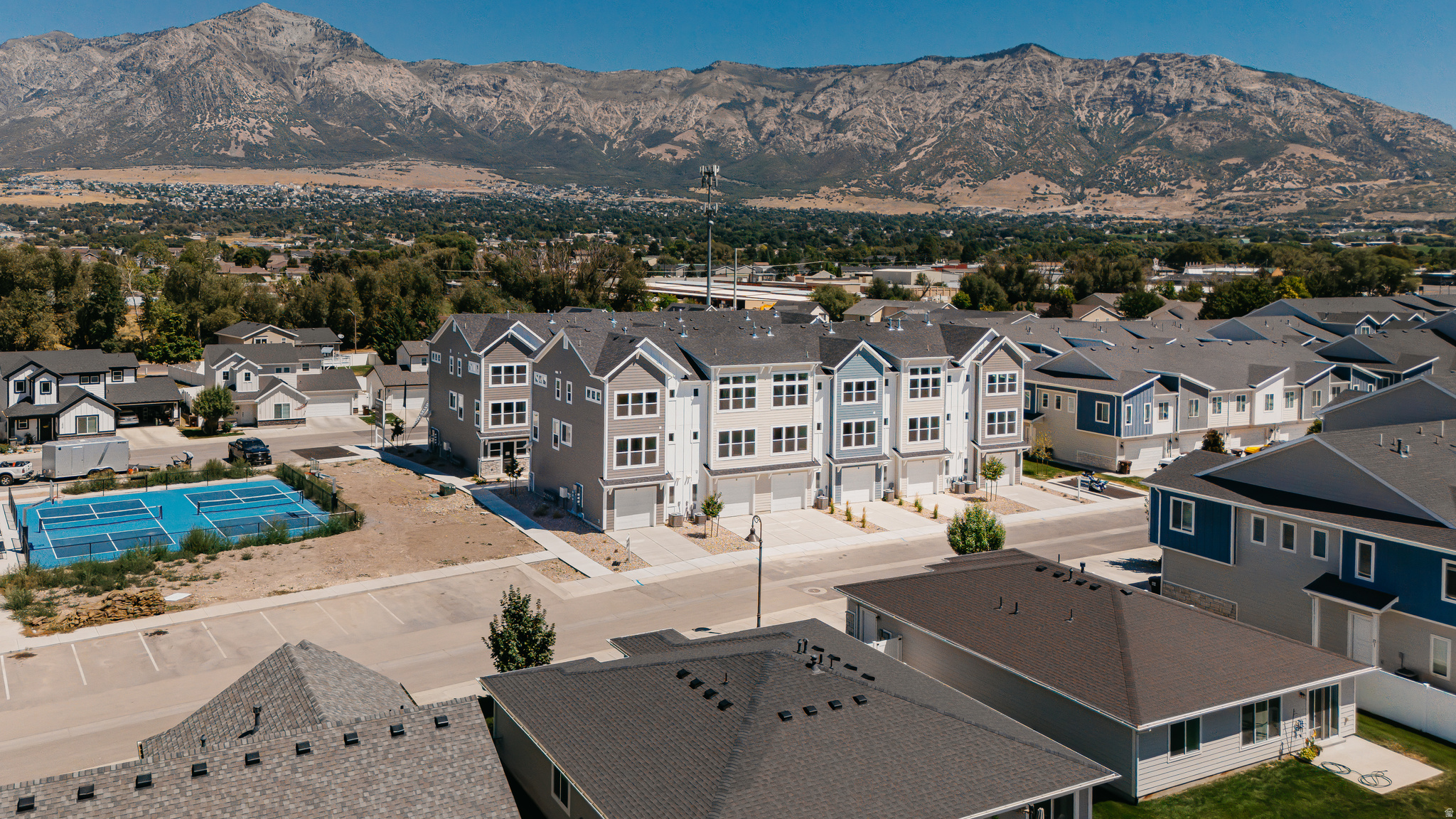 PROMINENCE POINT - Residential