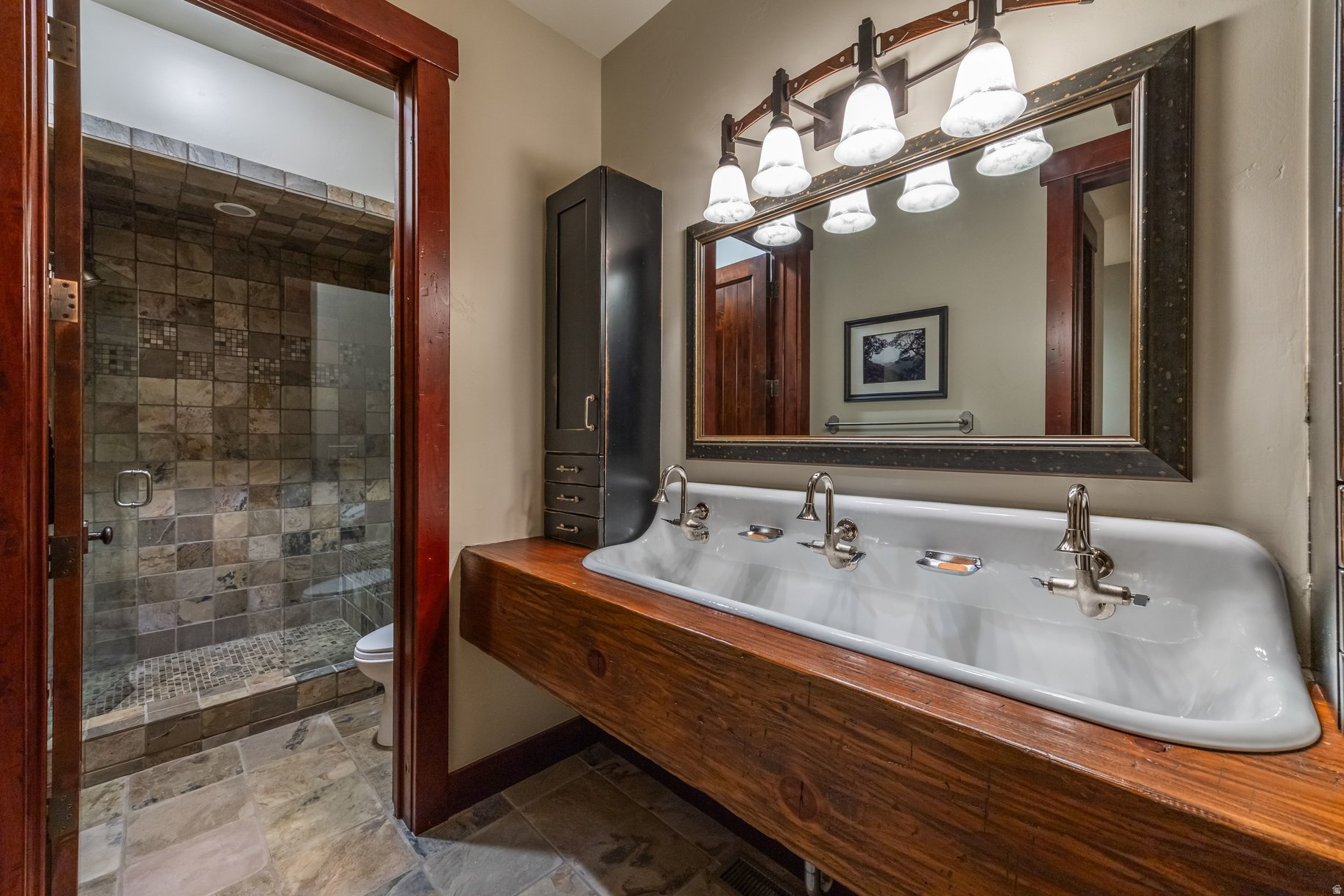 OAKLEY TOWN - Residential