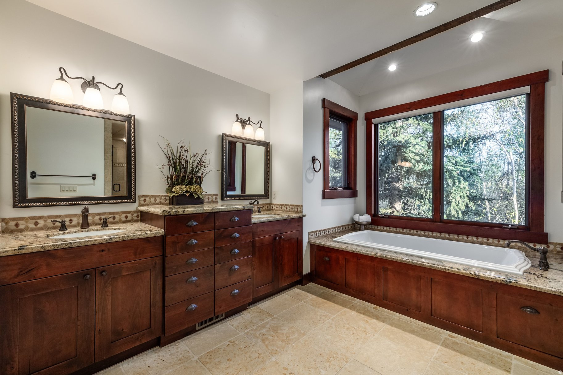 OAKLEY TOWN - Residential